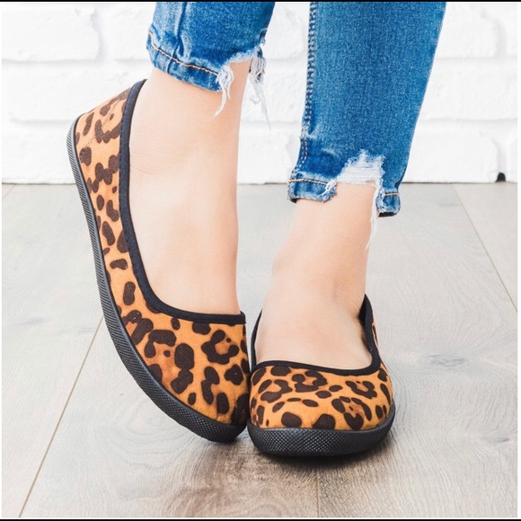 New leopard round toe flat